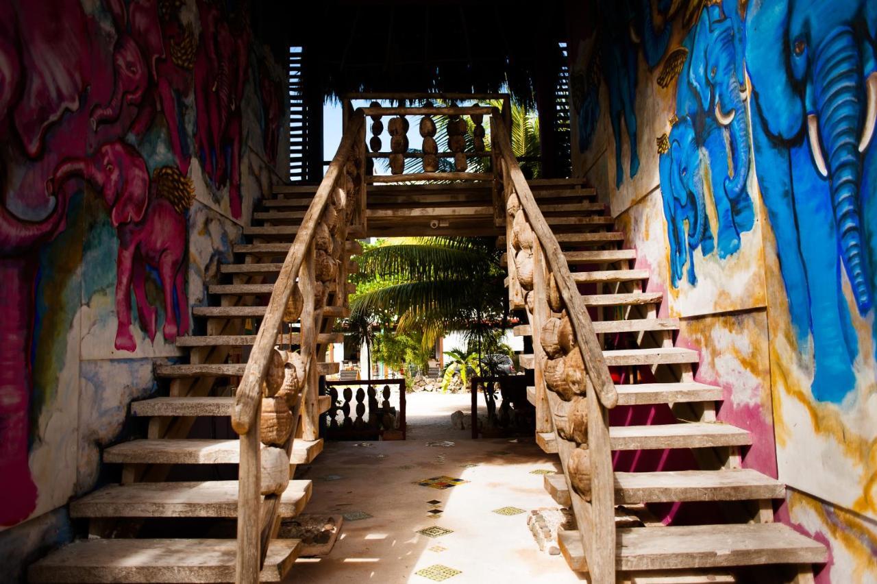 Nacional Beach Club & Bungalows マアウアル エクステリア 写真